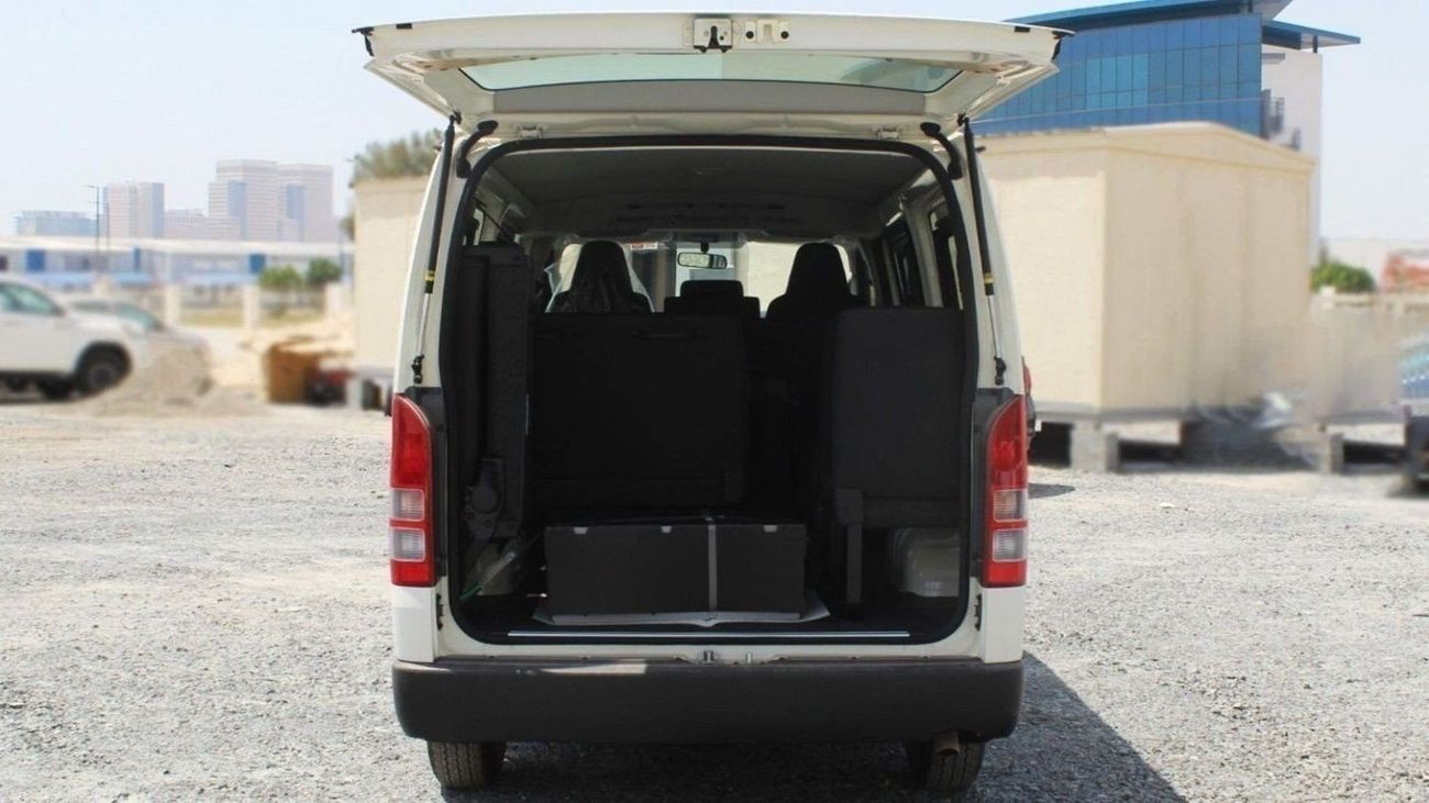 Toyota Hiace Toyota Hiace 2.5L V4 diesel manual 2024