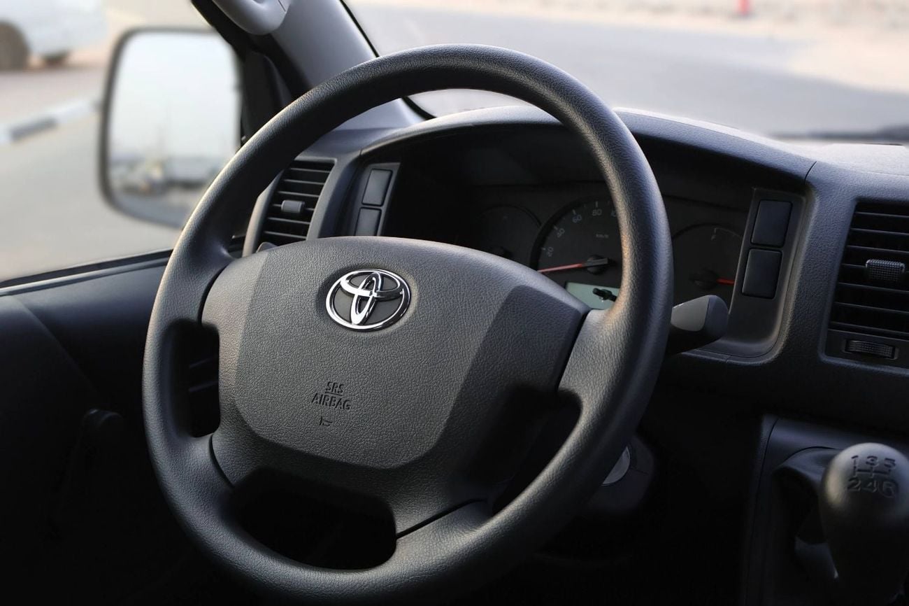 Toyota Hiace DX