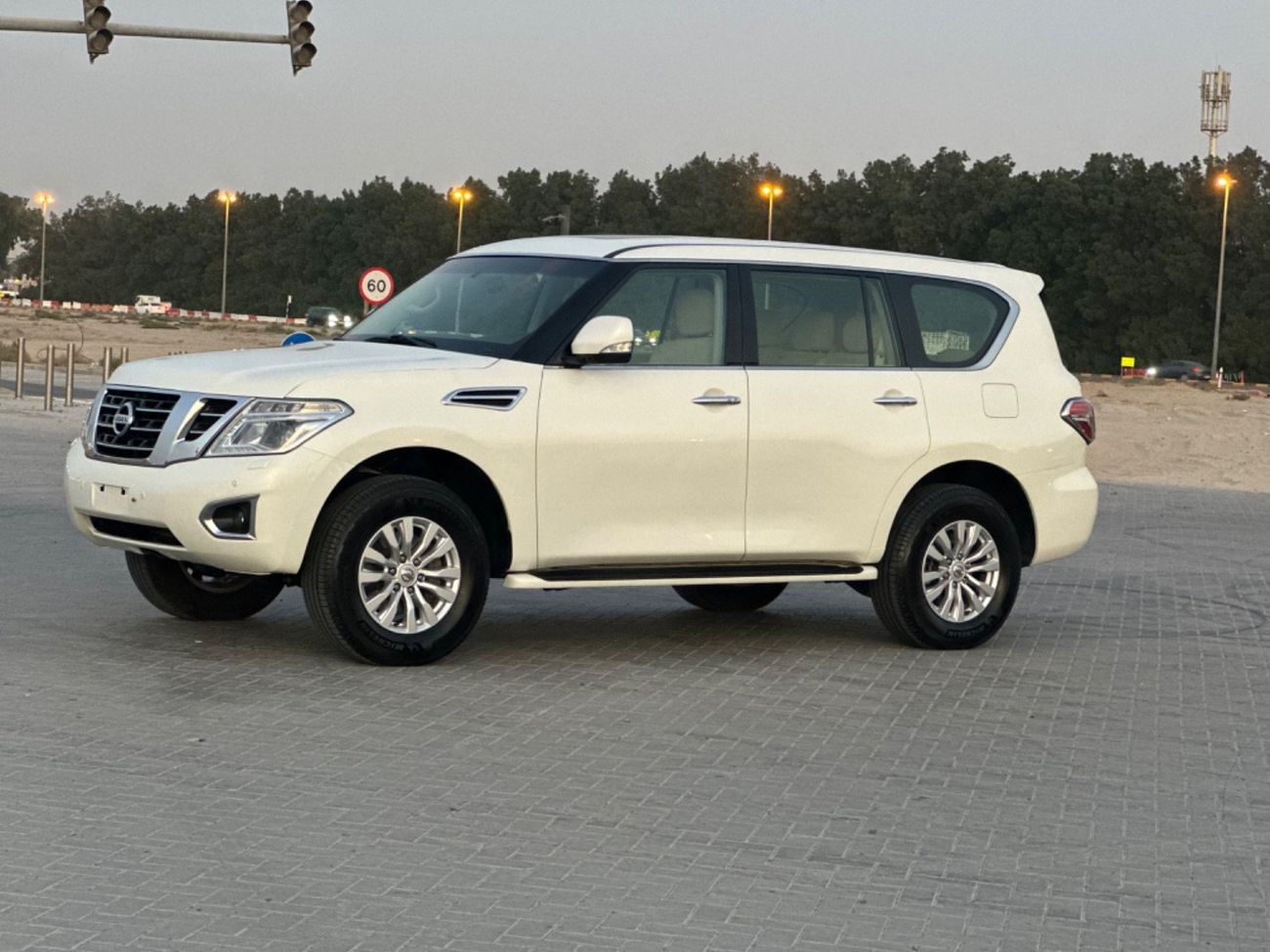 Nissan Patrol SE 4.0L MODEL 2017 GCC CAR PERFECT CONDITION INSIDE AND OUTSIDE FULL OPTION