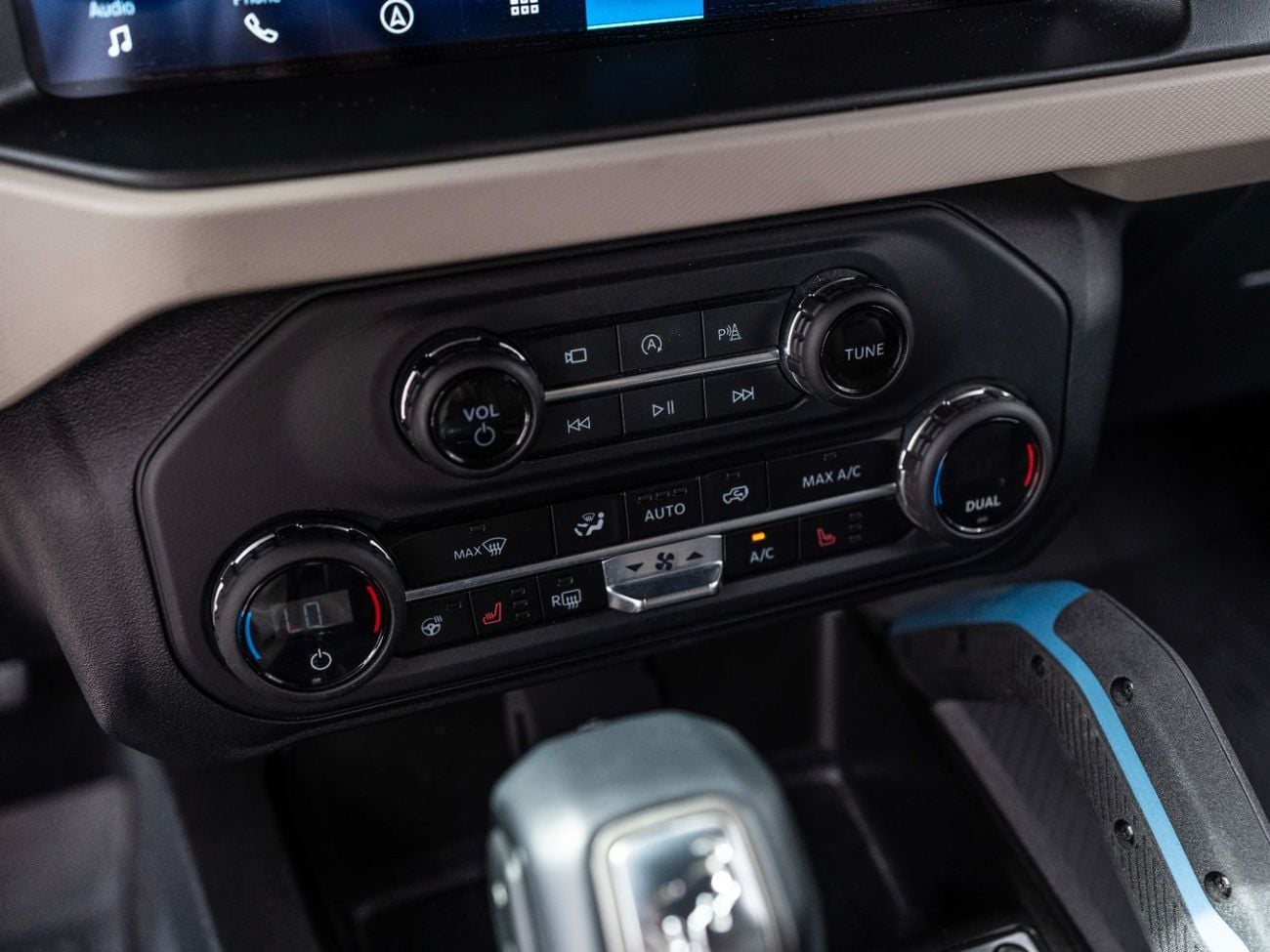 فورد برونكو Wildtrak 2.7L (4 Seater)