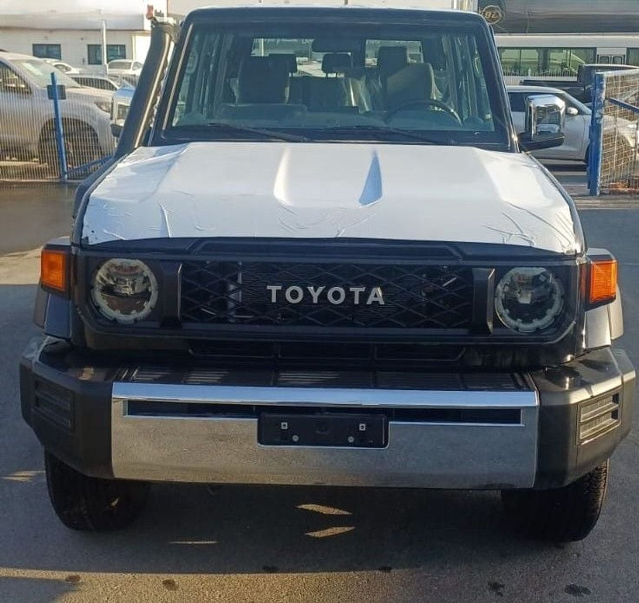 Toyota Land Cruiser 70 LC76 HT VXR TOYOTA LAND CRUISER 76 4.0L 5DOORS COLOR BLACK MODEL 2025