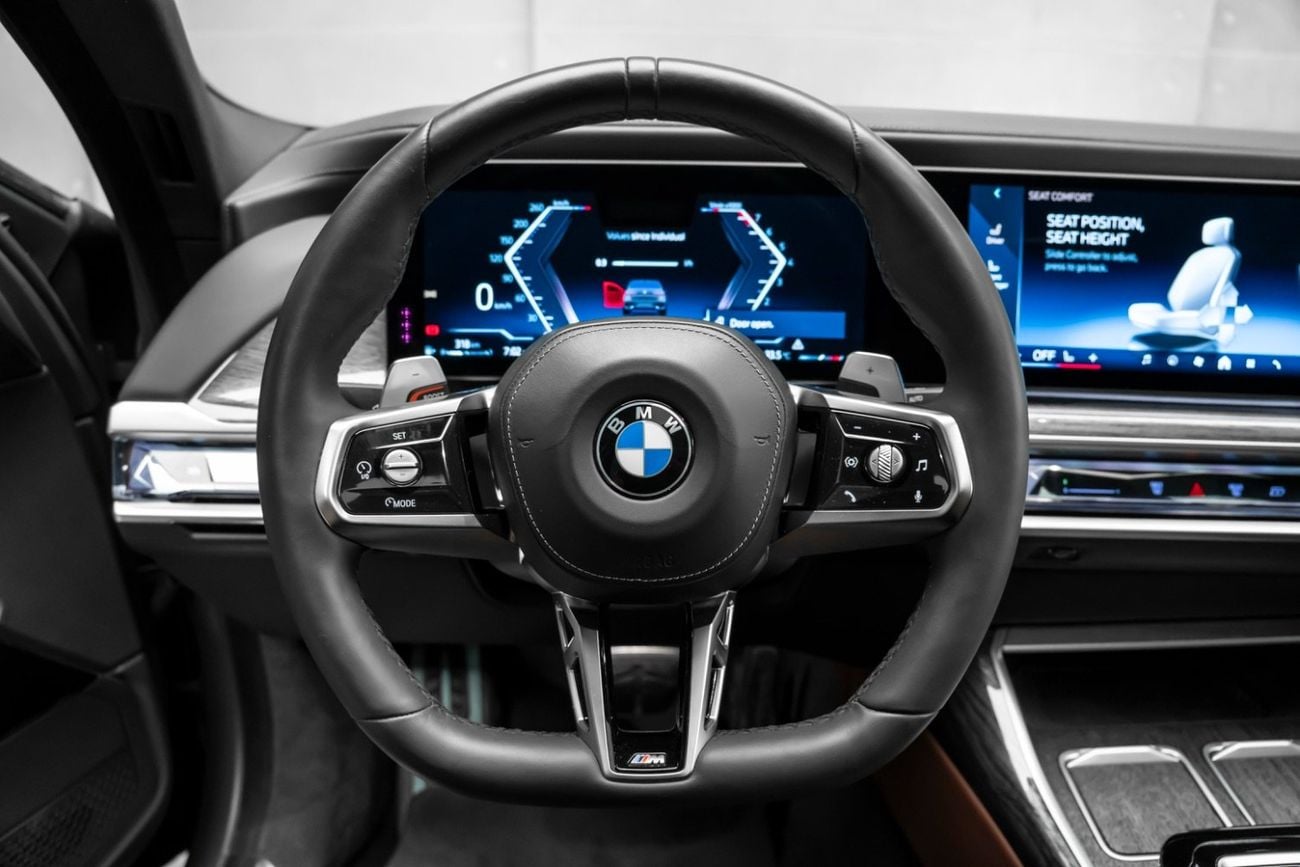 بي أم دبليو 740i LUXURY PURE EXCELLENCE