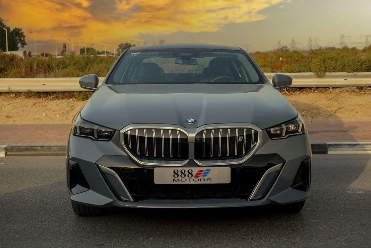 بي أم دبليو i5 2024 BMW i5 e-Drive 35L Exclusive M Sport RWD 0Km