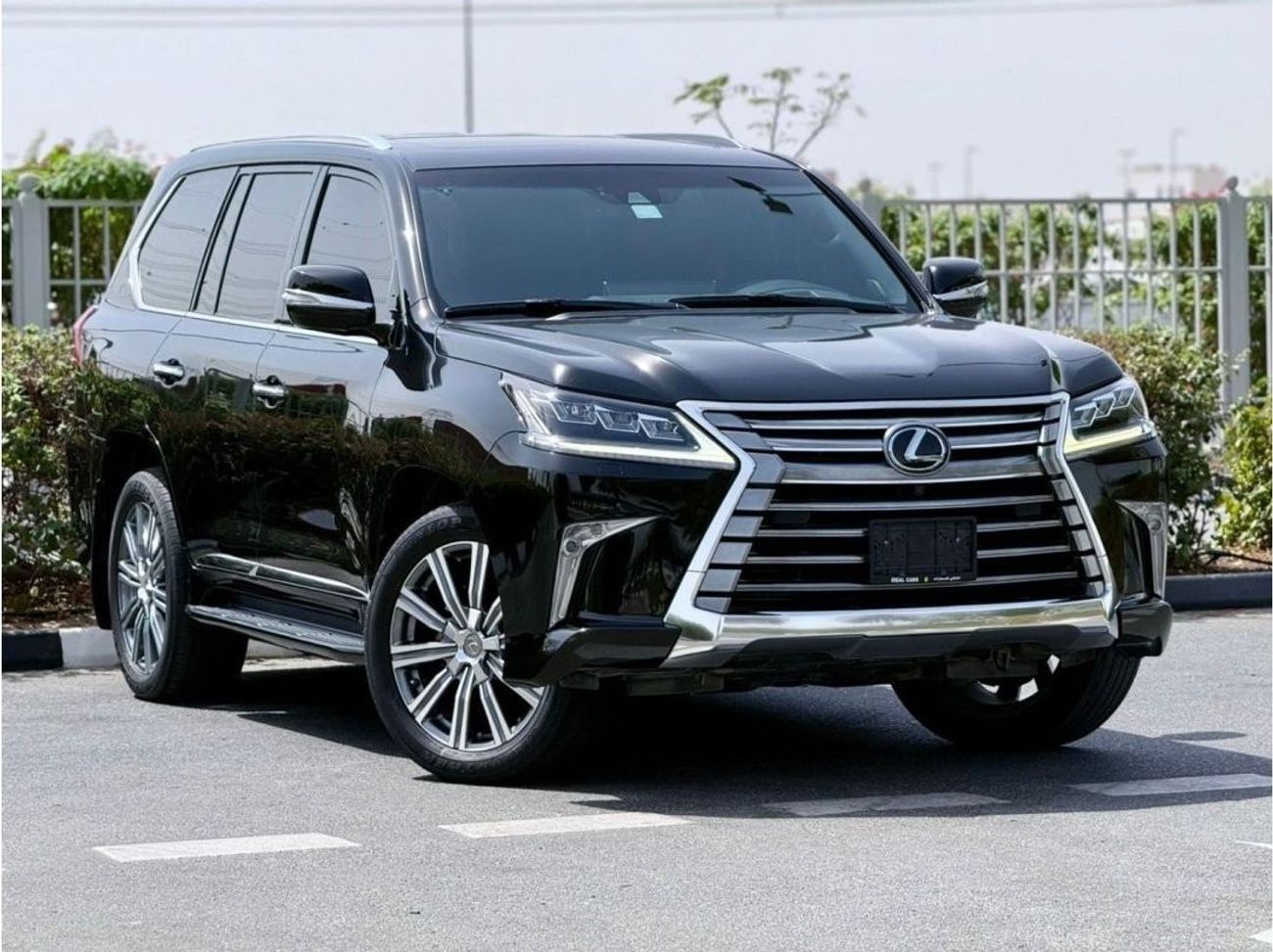 لكزس LX 570 LEXUS LX570 GCC SPECS YEAR 2017 FULL SERVICE HISTORY