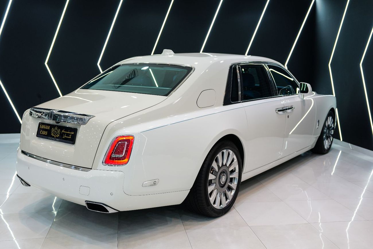 Rolls-Royce Phantom Std 6.8L 2018 Rolls Royce Phantom, Two-Tone Exterior, Rear Entertainment, Bespoke Audio, GCC Specs!!
