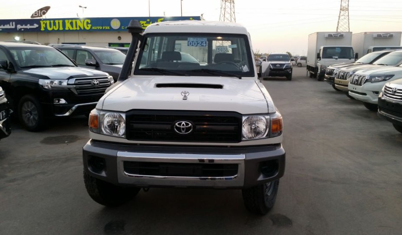 Toyota Land Cruiser Hard Top V8 3 DOOR WITH REAR SEATS 2023