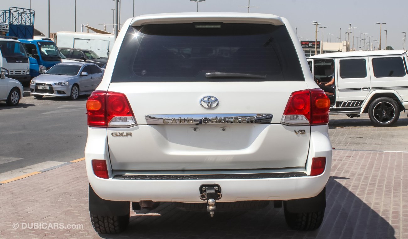 Toyota Land Cruiser GXR V8 With 2014 body kit