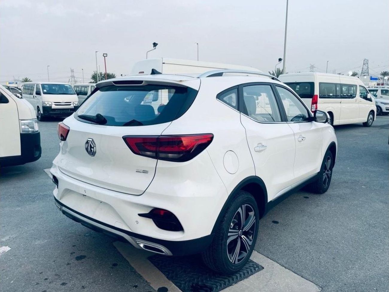 MG ZS 1.5L luxury AT (GCC)