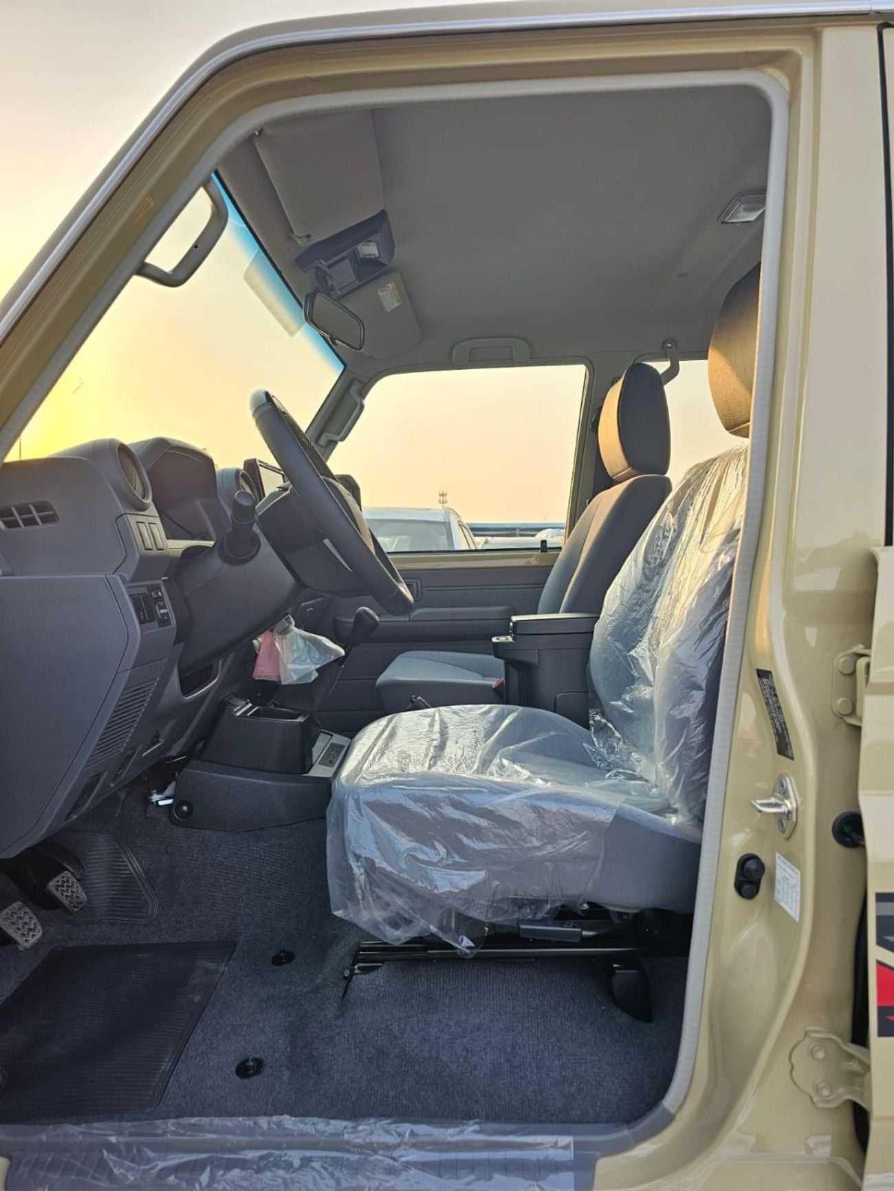 Toyota Land Cruiser 70 LC76 LX HARDTOP 5DOOR || 2.8L DIESEL V4 M/T 4WD | REAR CAMERA | OVER FENDER | FABRIC SEATS (CODE # H