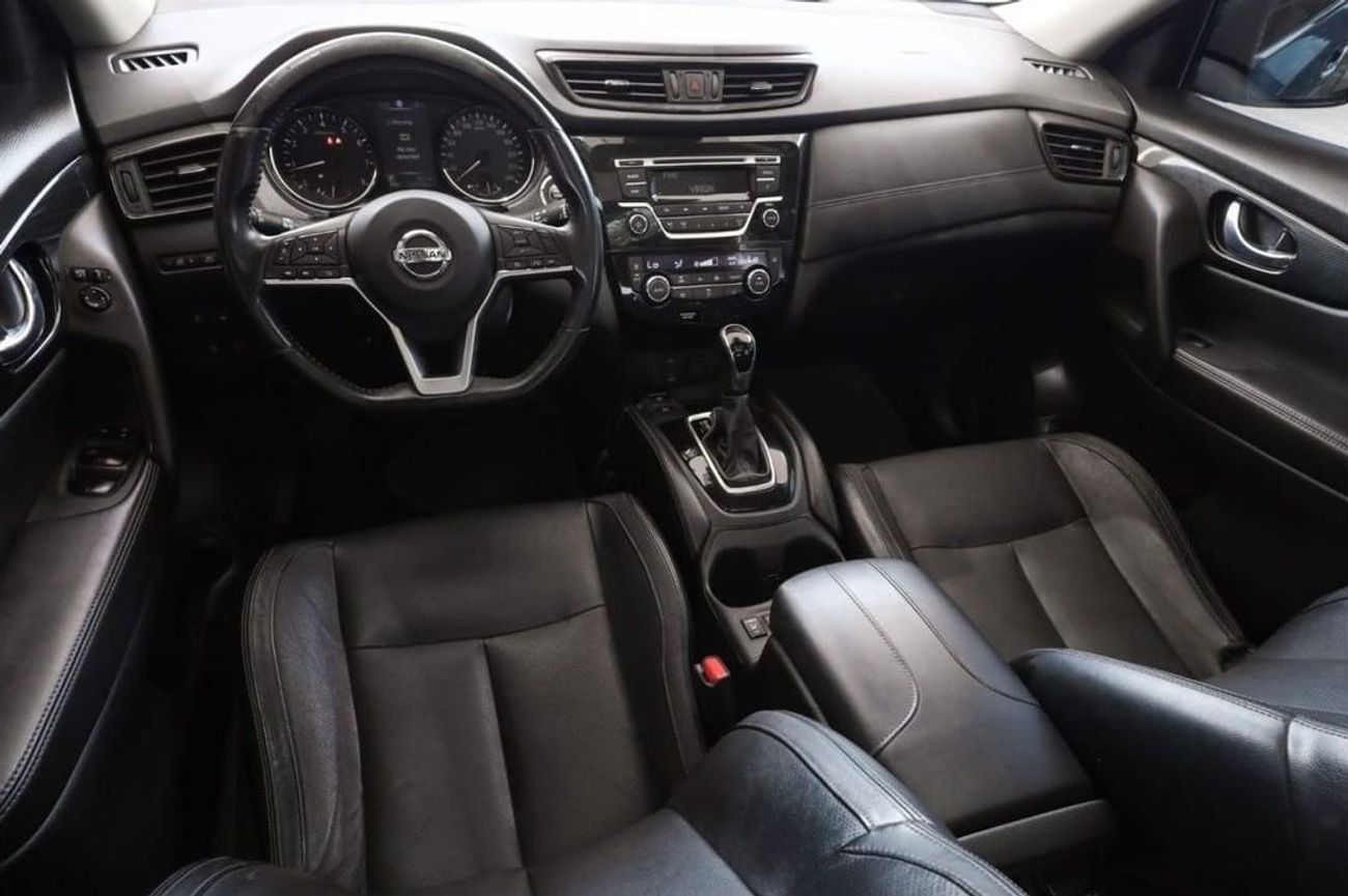 نيسان إكس تريل SL