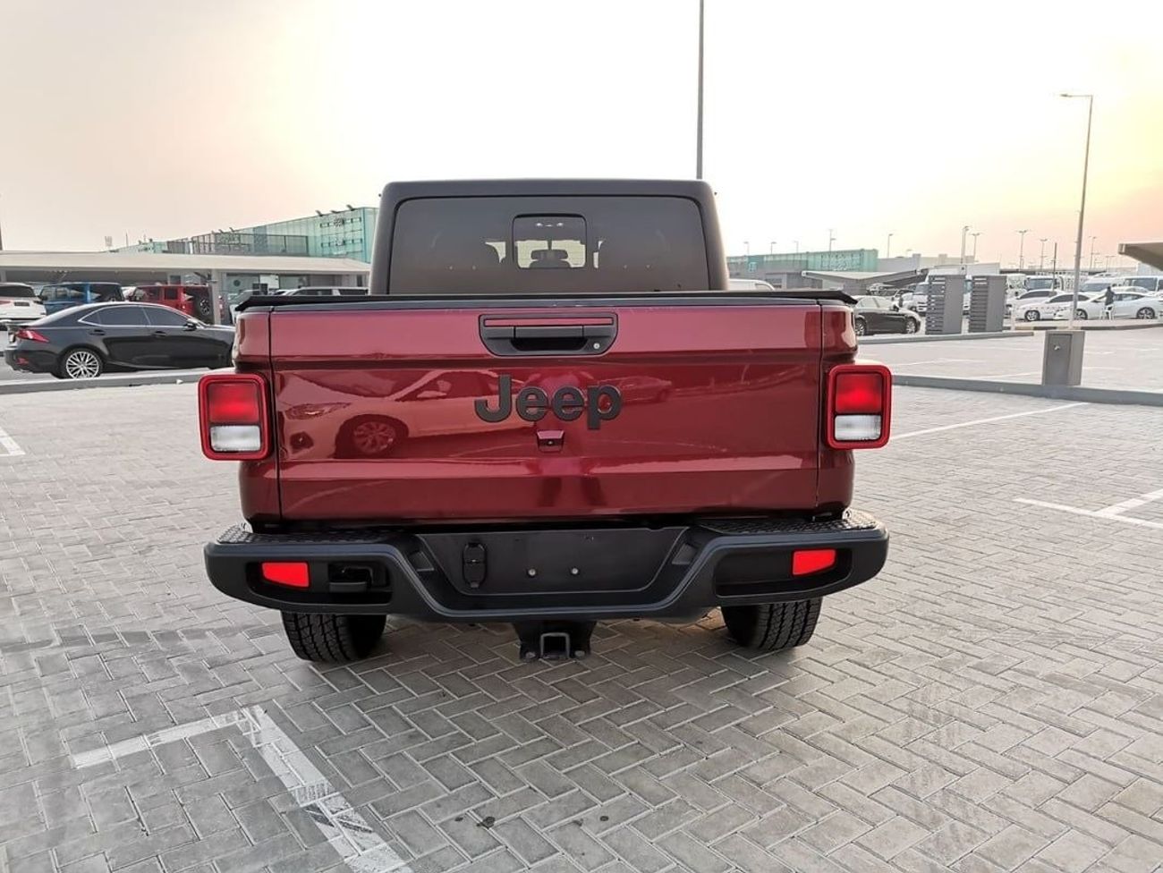 جيب جلادياتور Jeep Gladiator - 2022 - Maroon