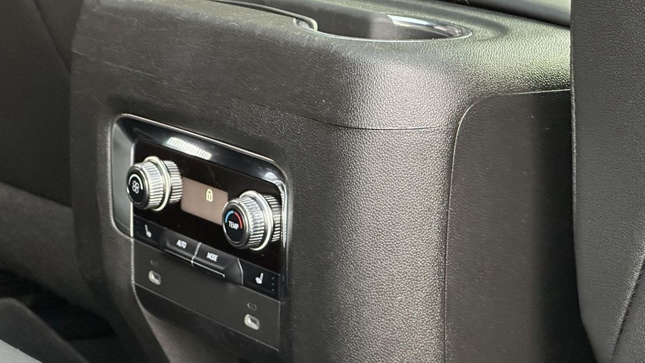 GMC Yukon AT4 | V8 | GCC | Agency Warranty