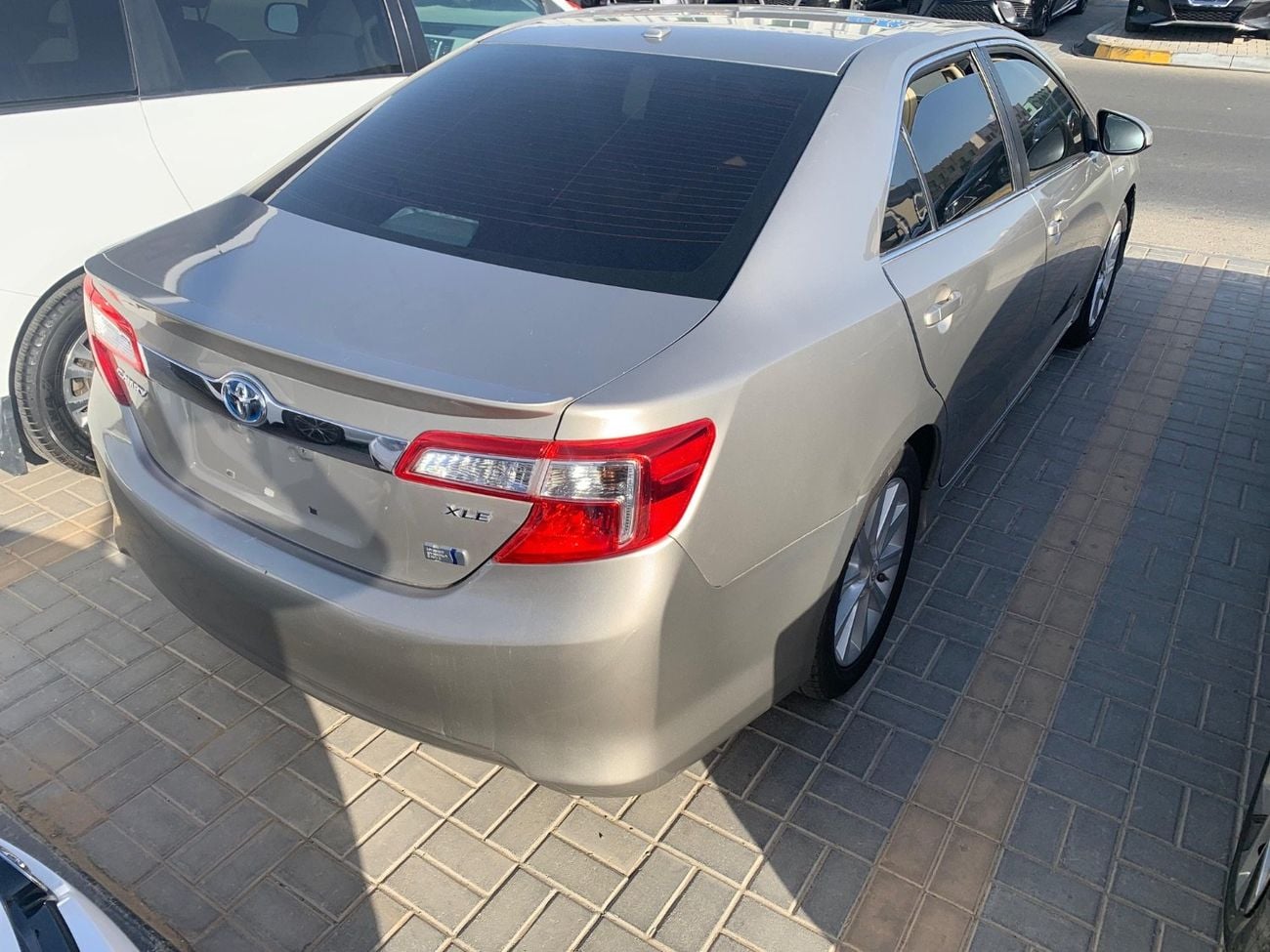 Toyota Camry Hybrid XLE