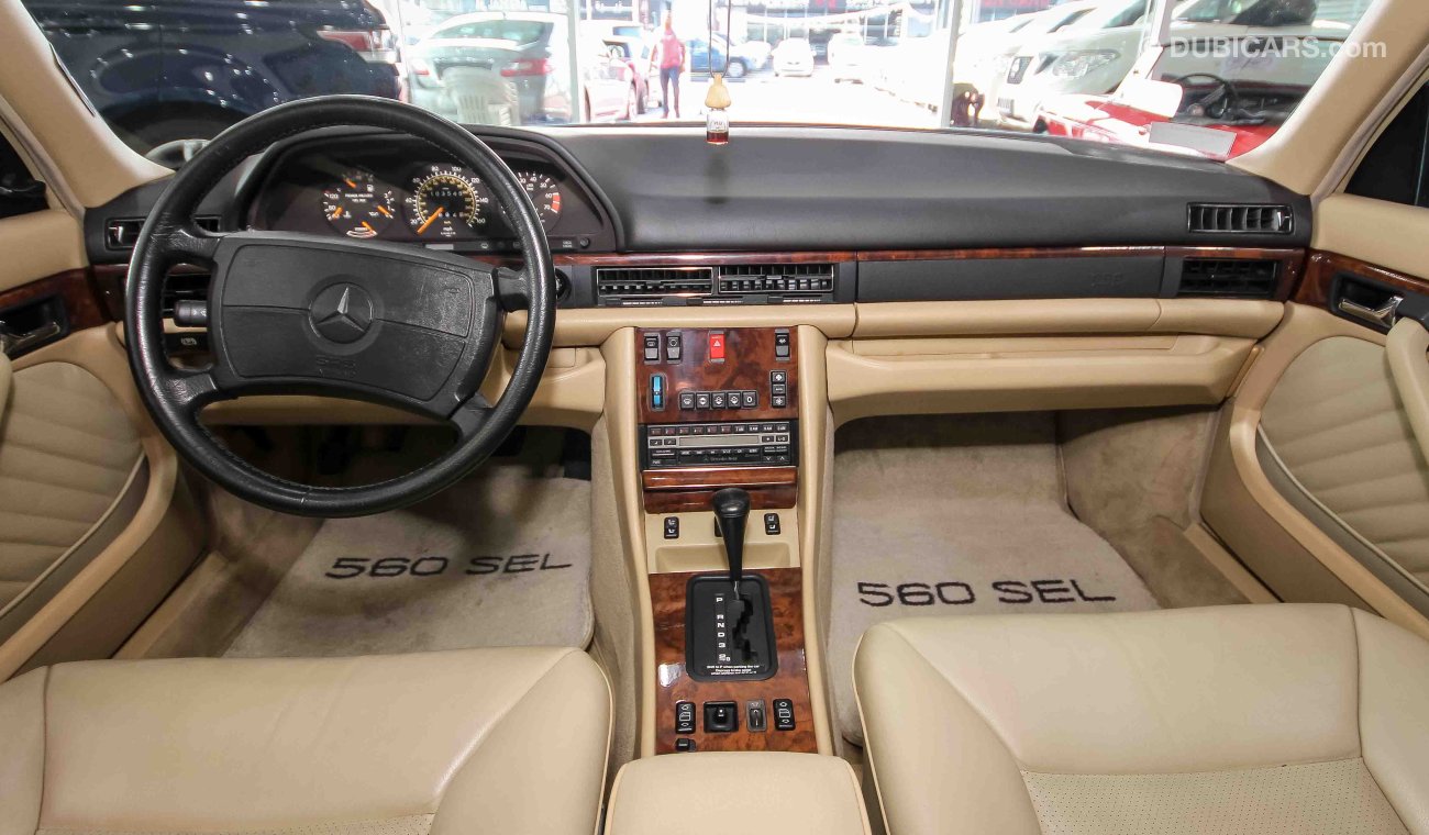 مرسيدس بنز 560 SEL