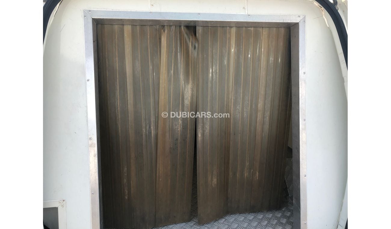 Hyundai H-1 hYUNDAI H1 CHILLER VAN,MODEL:2015. EXCELLENT CONDITION