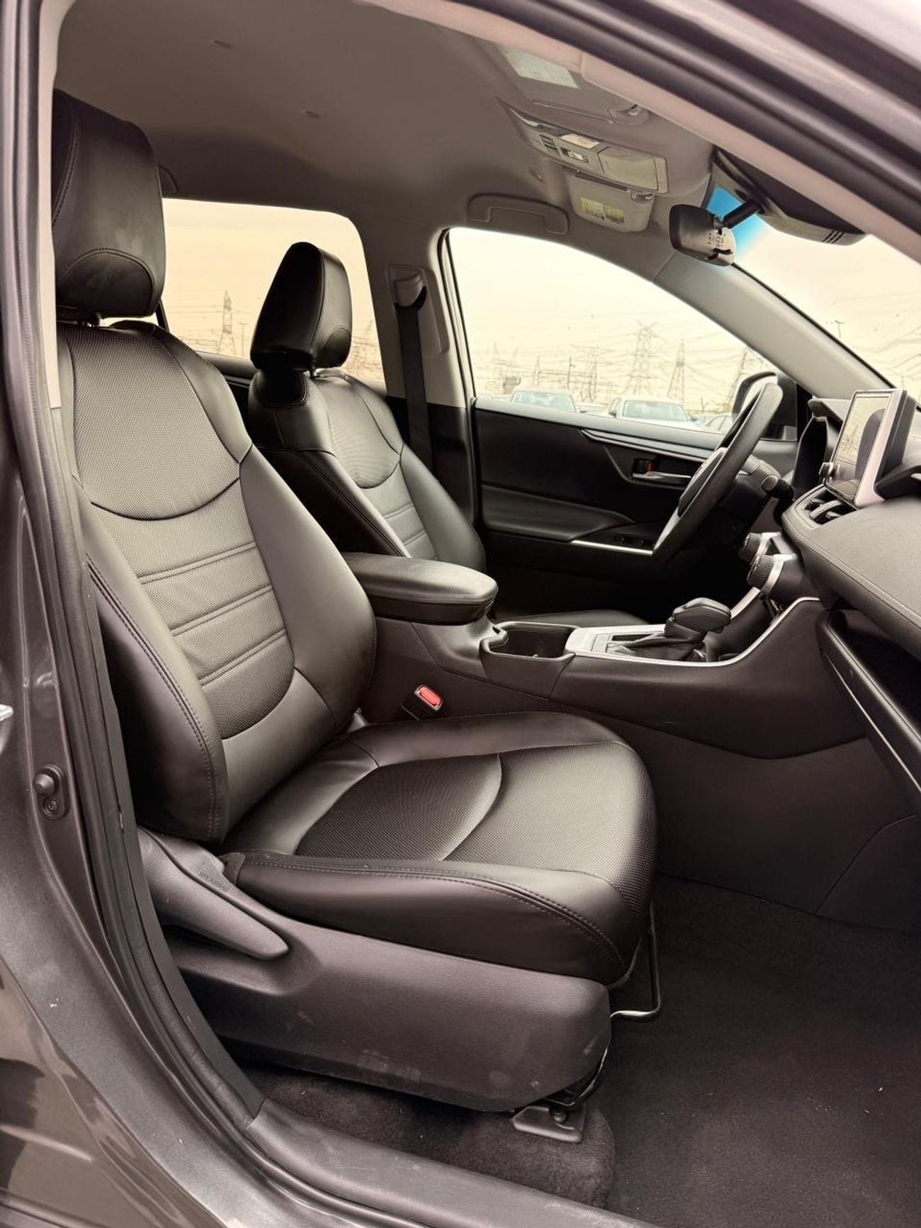 تويوتا راف ٤ XLE 2.5L push start 2024