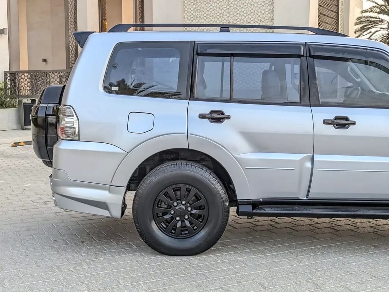 Mitsubishi Pajero GLS MIDLINE GLS MID OPTION V6 3.5L IN EXCELLENT CONDITION