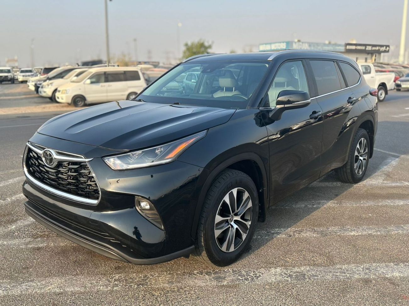 Toyota Highlander 2023 Toyota Highlander 2.4L V4 Turbo - XLE Full Option AWD 4x4 - Radar & Wireless charger -