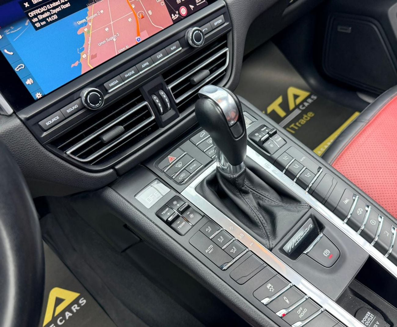 Porsche Macan S 3.0L (340 HP) 2019 Porsche Macan S, Warranty, Service History, GCC