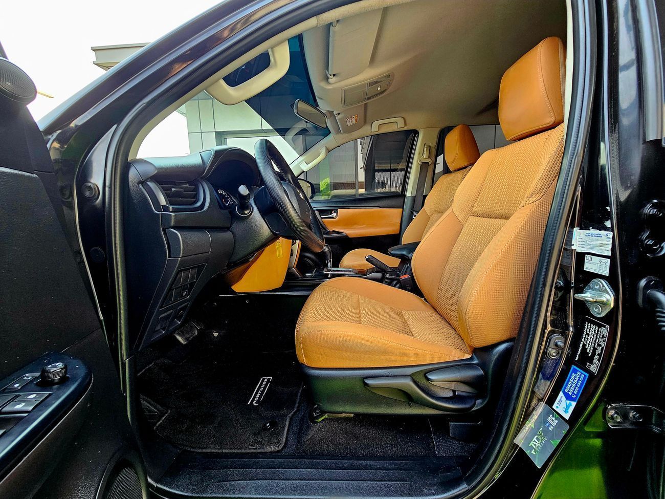 تويوتا فورتونر EXR 2023 / V4 2.7L / 4WD / GCC / EXPORT ONLY