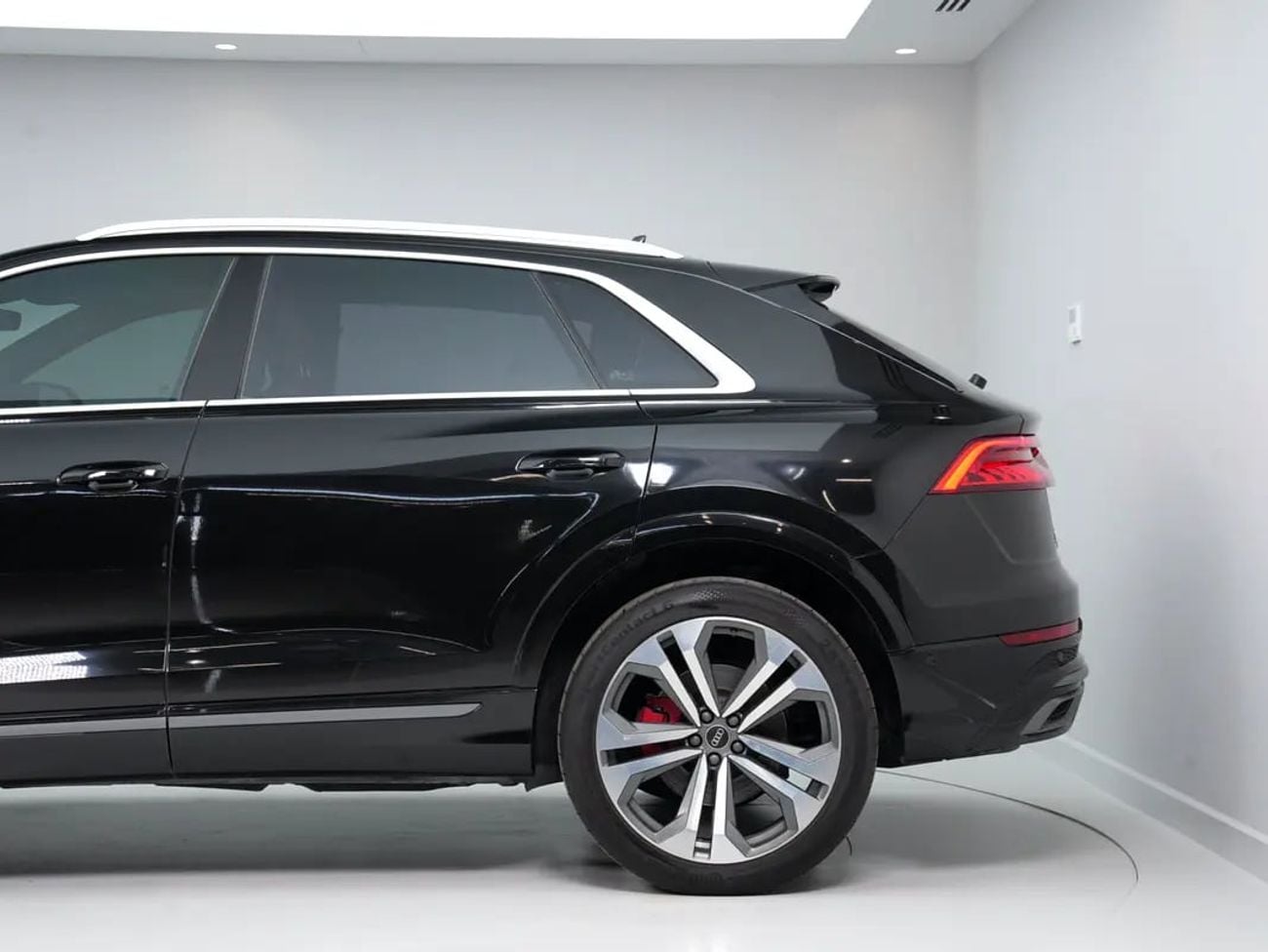 Audi Q8 55 TFSI S-LINE LUXURY S line | GCC SPECS | EXCELLENT CONDITION