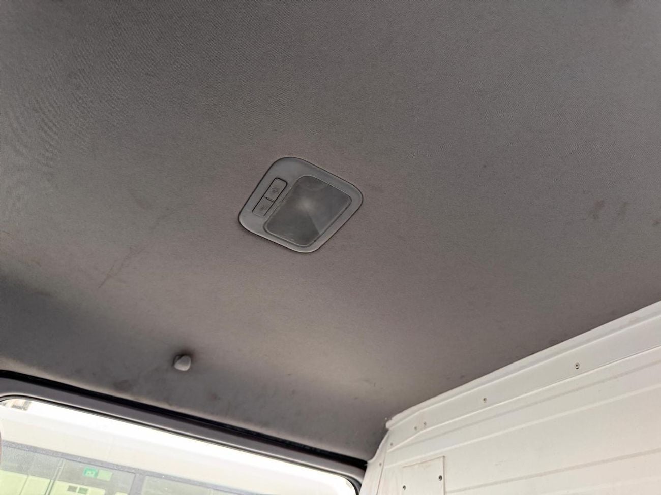 Hyundai H-1 T Q MT 6P  2.4L VAN RWD