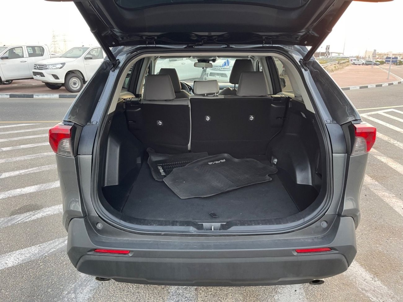 Toyota RAV4 VXR HEV 2020 TOYOTA RAV4 XLE HYBRID 4x4 FULL OPTIONS IMPORTED FROM USA