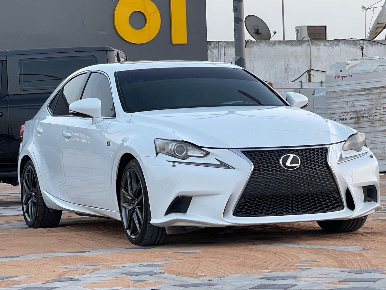 لكزس IS 350 F سبورت بلاتينوم