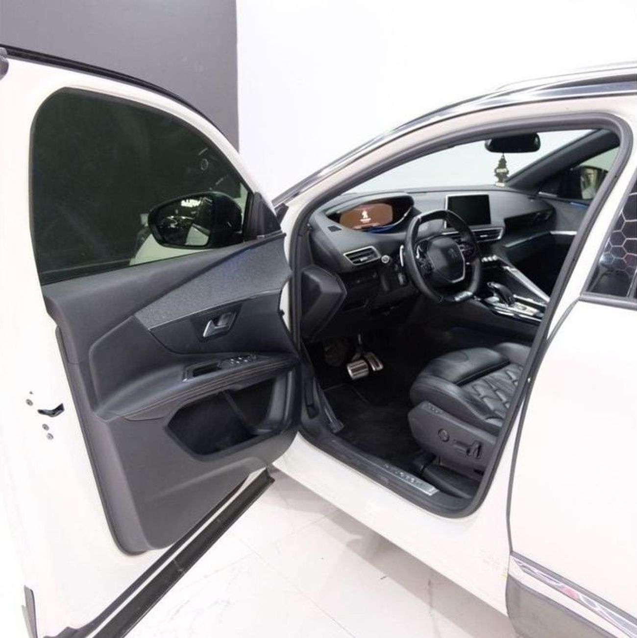 بيجو 3008 Peugeot 3008 GT Line 2019 White-1.6L-FWD-Car is in Excellent Condition-Accident Free-Totally Origina