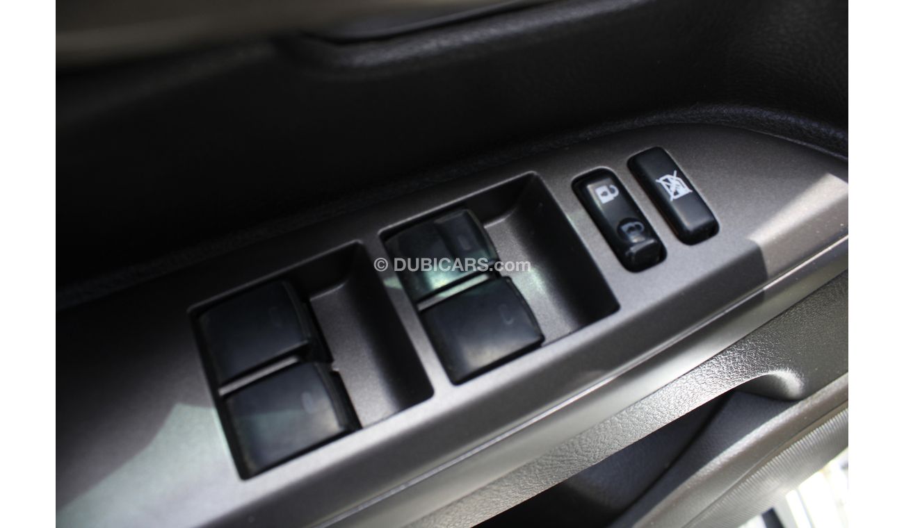 Toyota Land Cruiser 5.7L , VXR FULL V8 20 SHP 2010 WHITE ( LOT # 980)