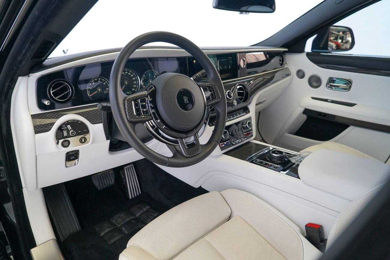 رولز رويس جوست Black Badge 6.6L