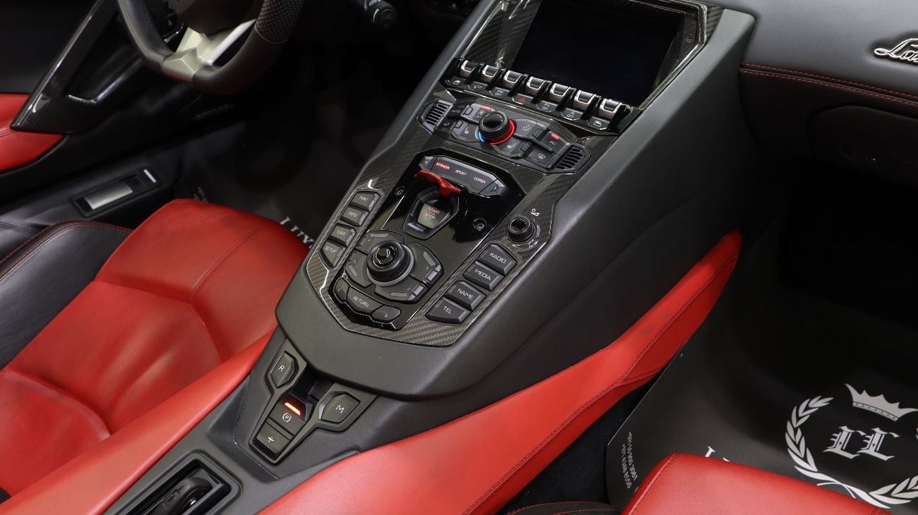 Lamborghini Aventador Lamborghini Avantador 2015 Roadster  6.5L V12 Excellent Condition