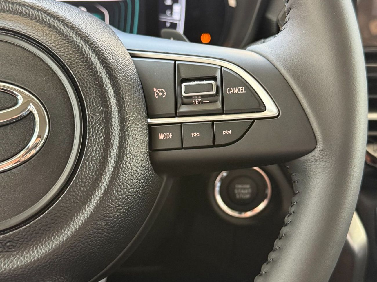 تويوتا أوربان كروزر URBAN CRUISER GLX 1.5 PANORAMA **EXPORT ONLY**التصدير فقط خارج الخليج***