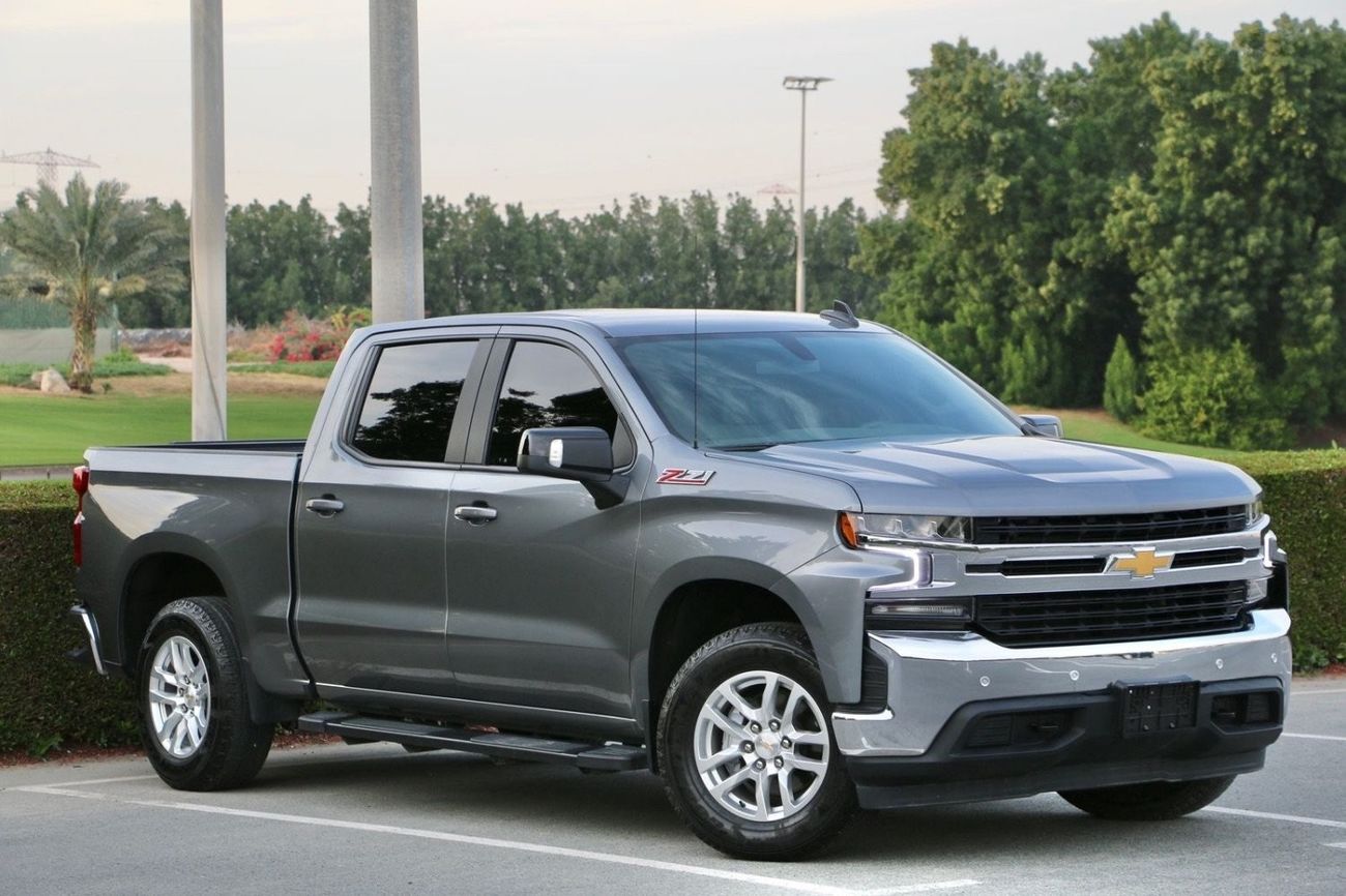 Chevrolet Silverado CHEVROLET SILVERADO 2021 LT GCC UNDER WARRANTY 4 door