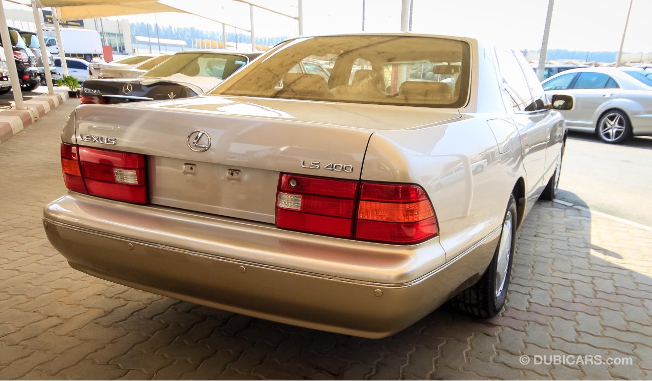 Lexus LS 400