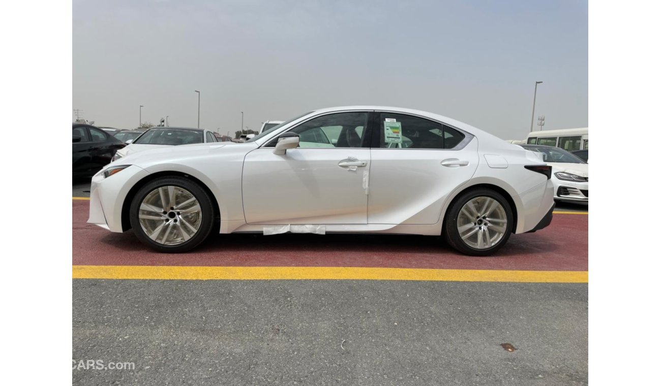 لكزس IS 300 LEXUS IS 300 2021 MODEL، 2.0L، WHITE WIT BEIGE، عجلات مصنوعة من الجلد للتصدير والتسجيل المحلي