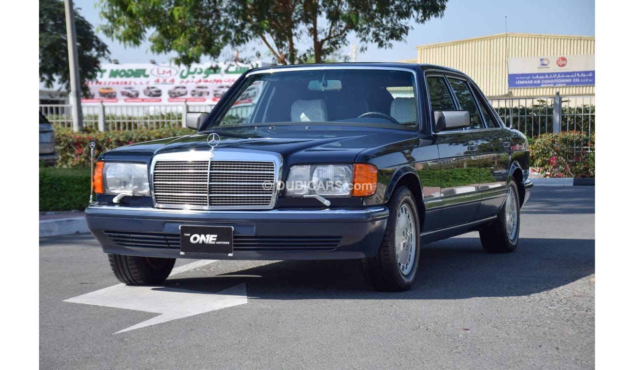 Mercedes-Benz 560 Original Paint & Low Milage