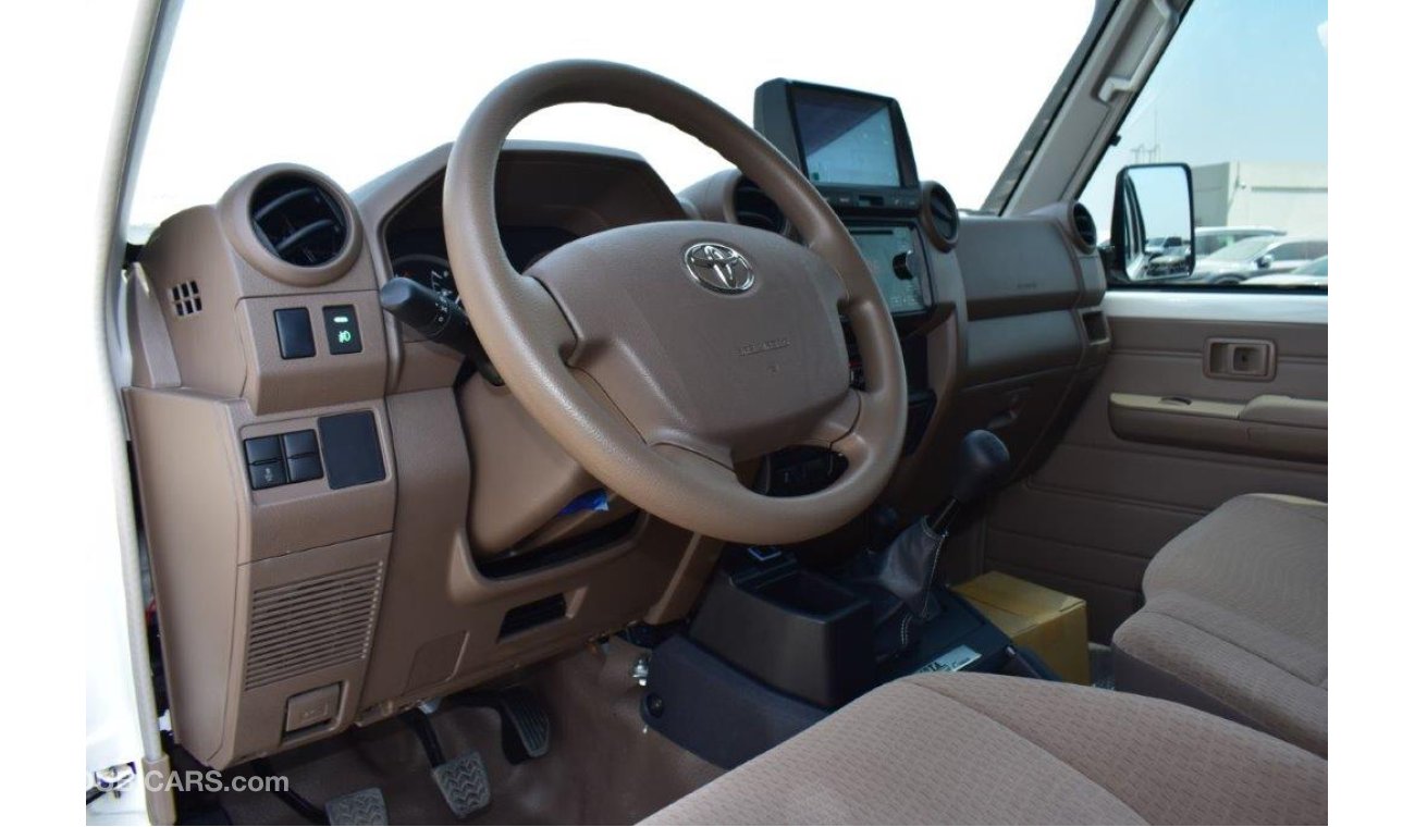 Toyota Land Cruiser Pick Up Double Cab  V8 4.5L   MT
