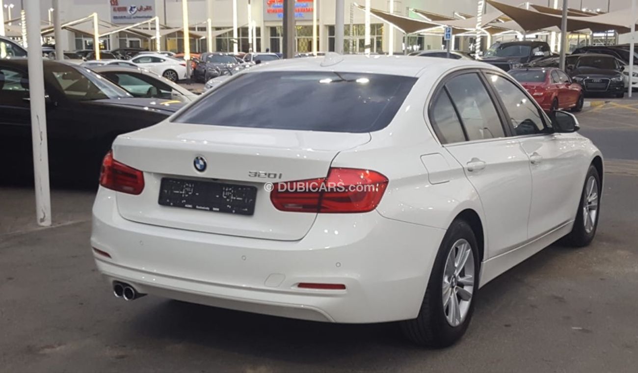 BMW 320i Bmw 320 model 2017 GCC car prefect condition full service full option low mileage