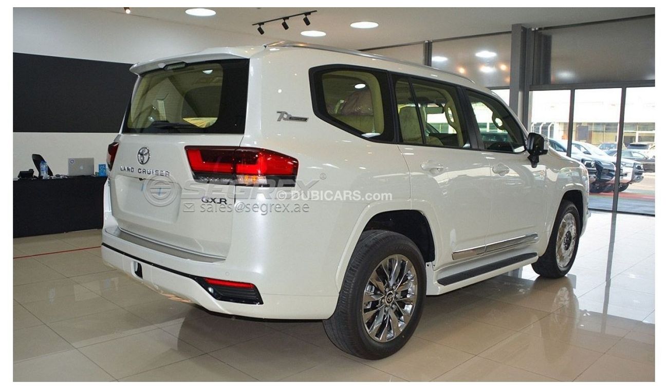 Toyota Land Cruiser LC300 3.3L DSL 4WD AT with rear differential lock, sunroof, 20R Alloy wheel, 360 (Export only)