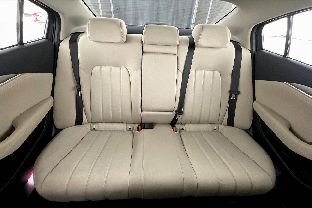 ميتسوبيشي آوتلاندر Premium - Launch Edition | شامل الضمان | 0 ﺪﻔﻋﺓ ﺃﻮﻟﻯ