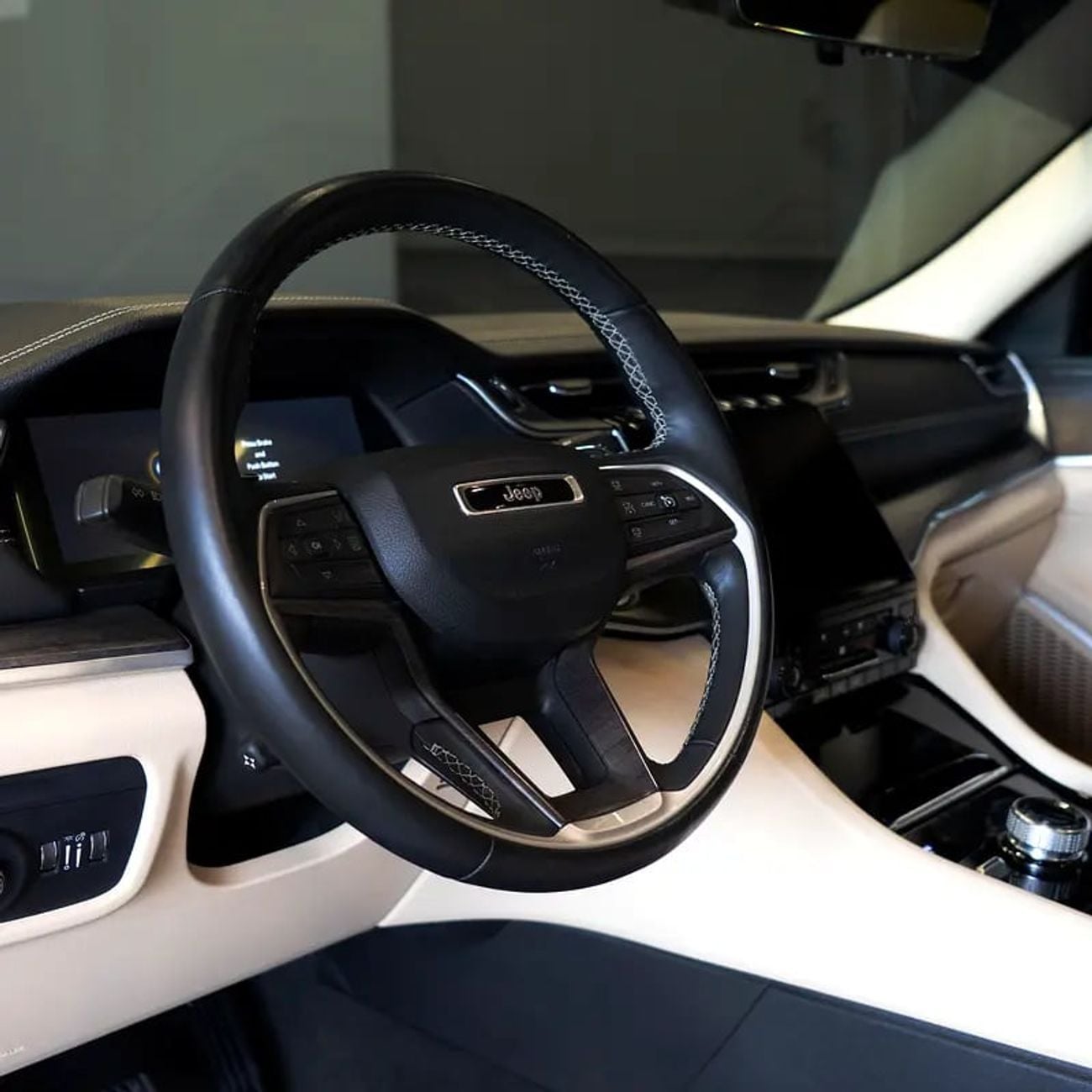 Jeep Grand Cherokee L Limited 3.6L 2,624 pm • 0% Downpayment • L Limited • 1 Year Warranty