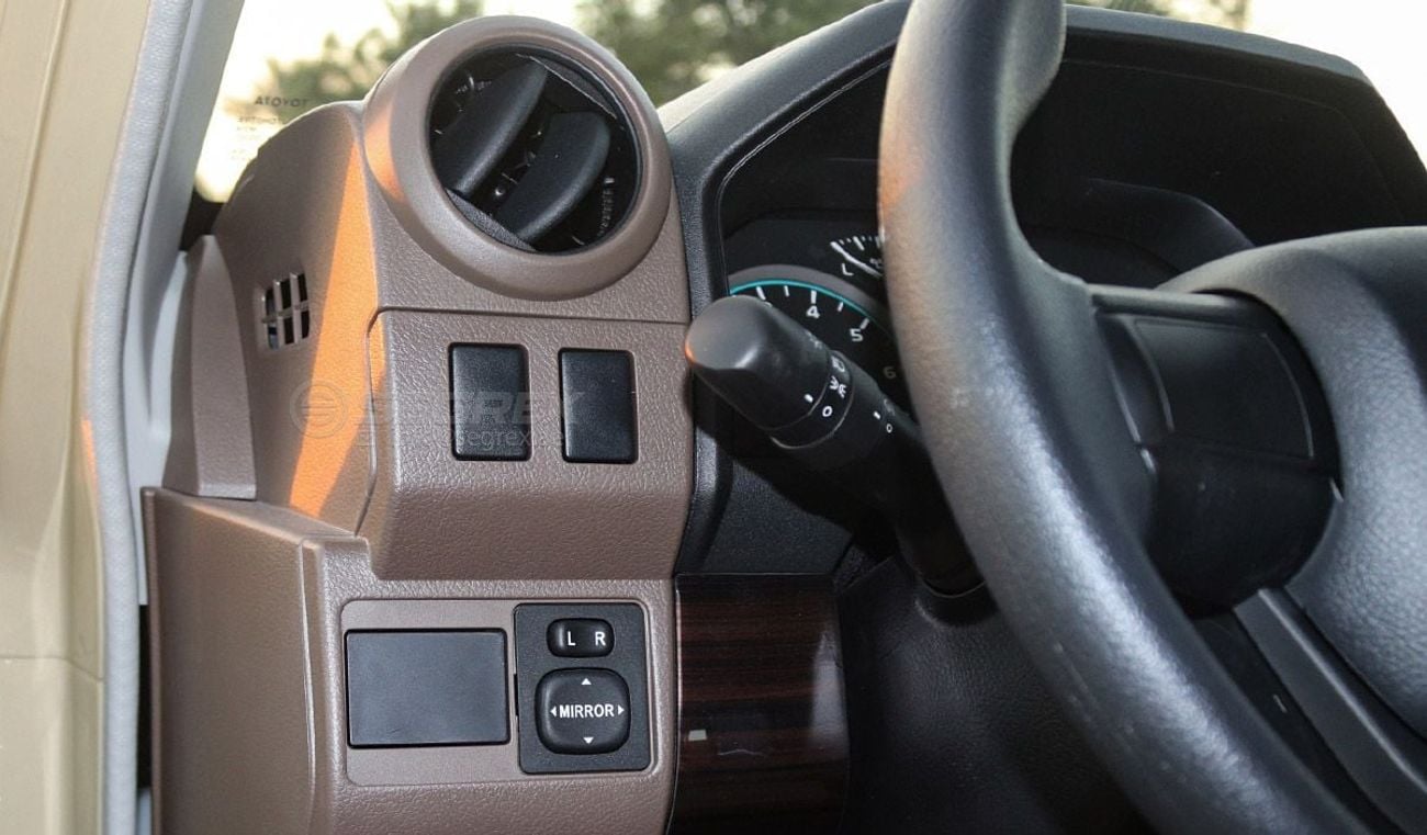 تويوتا لاند كروزر بيك آب 2025 Model Toyota Land Cruiser Pick Up, LC79 Double Cabin, 4.0L Petrol 4WD 6A/T