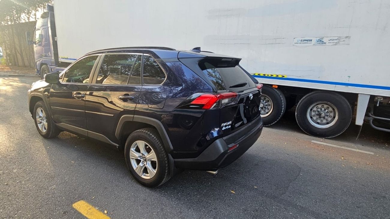 تويوتا راف ٤ Full option clean car