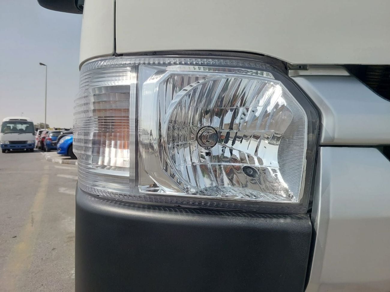 تويوتا هاياس (RAMADAN OFFER) TOYOTA HIACE VAN RHD 2018 MODEL 2.8 L DIESEL AUTOMATIC(PM08223)