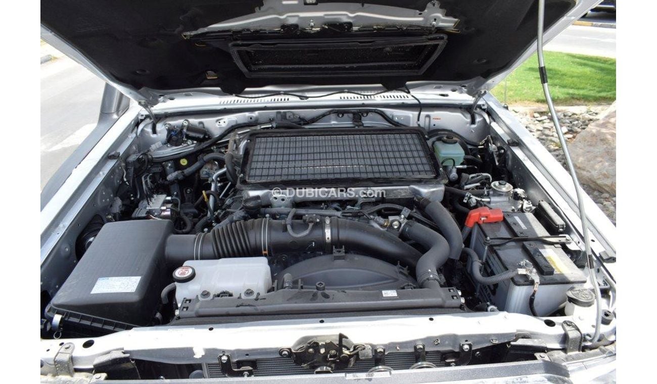 Toyota Land Cruiser 79 Double Cab Pickup Extreme  V8 4.5l Turbo Diesel 6 Seat 4wd Manual Transmission