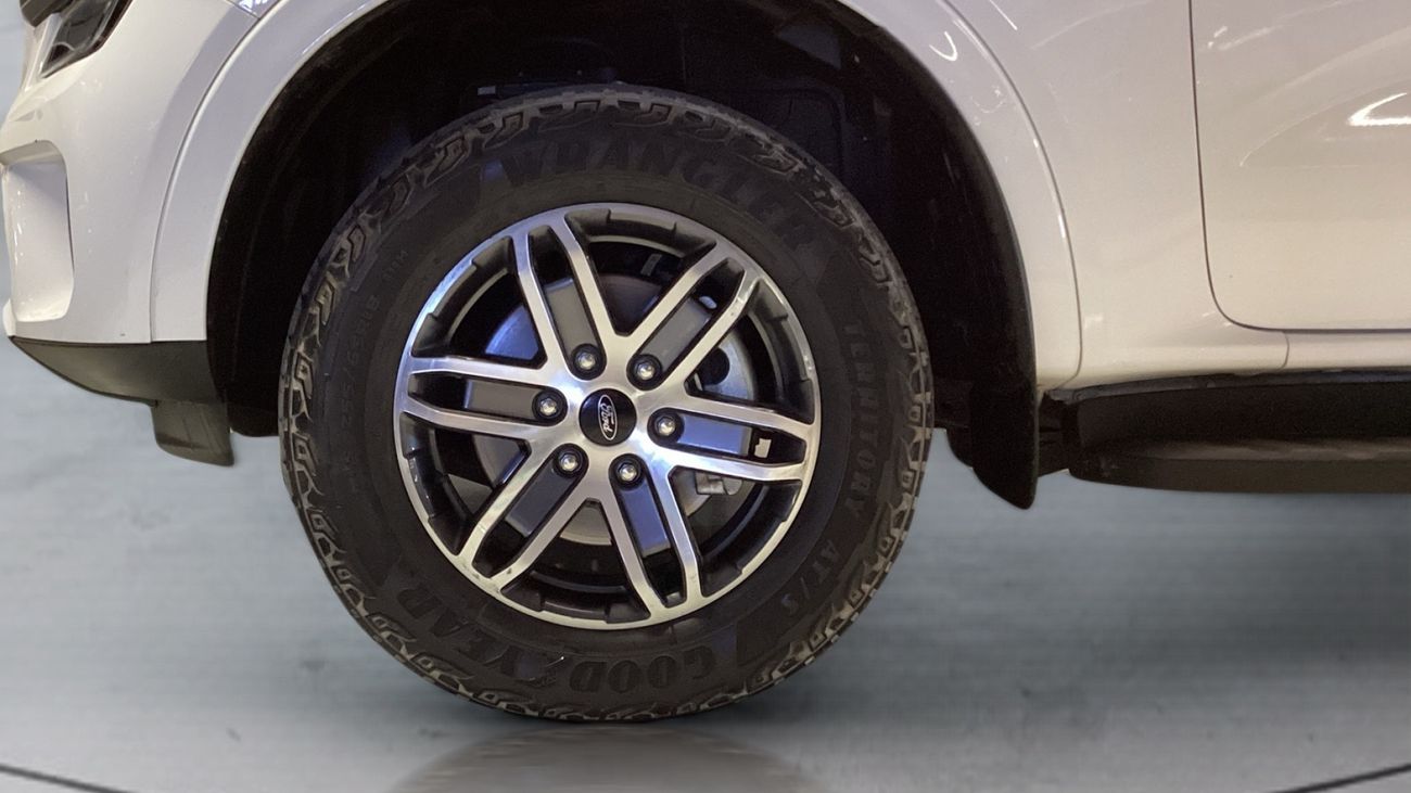 فورد ايفرست 2.3 XLS 4WD AUTO CLOTH OFF ROAD 18ALW | شامل الضمان | 0 ﺪﻔﻋﺓ ﺃﻮﻟﻯ
