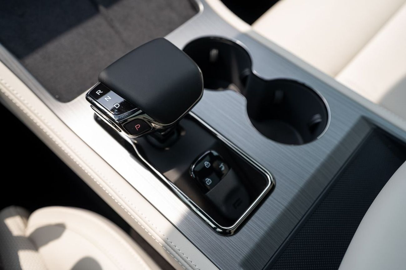 روكس 01 VIP Long Range 6 seaters 2025