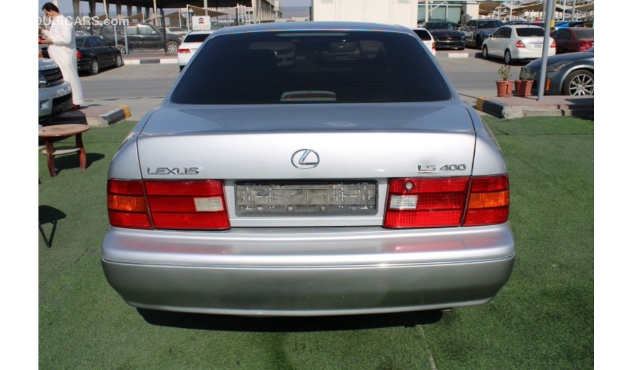 لكزس LS 400 لكزس LS400 1999 بحاله ممتازه فل اوبشن