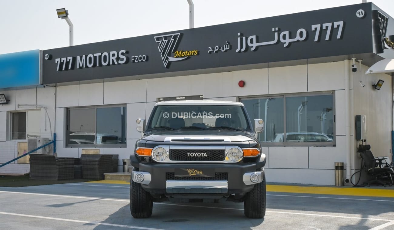 Toyota FJ Cruiser TOYOTA FJ CRUISER 4.0 V6 GCC 2023